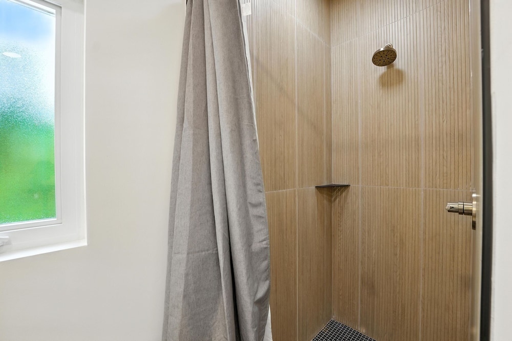 500 House - Unit D 2 Bedroom Townhouse