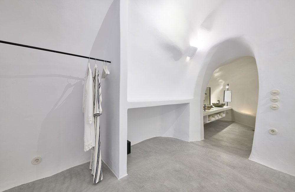 Cave Suite Oia