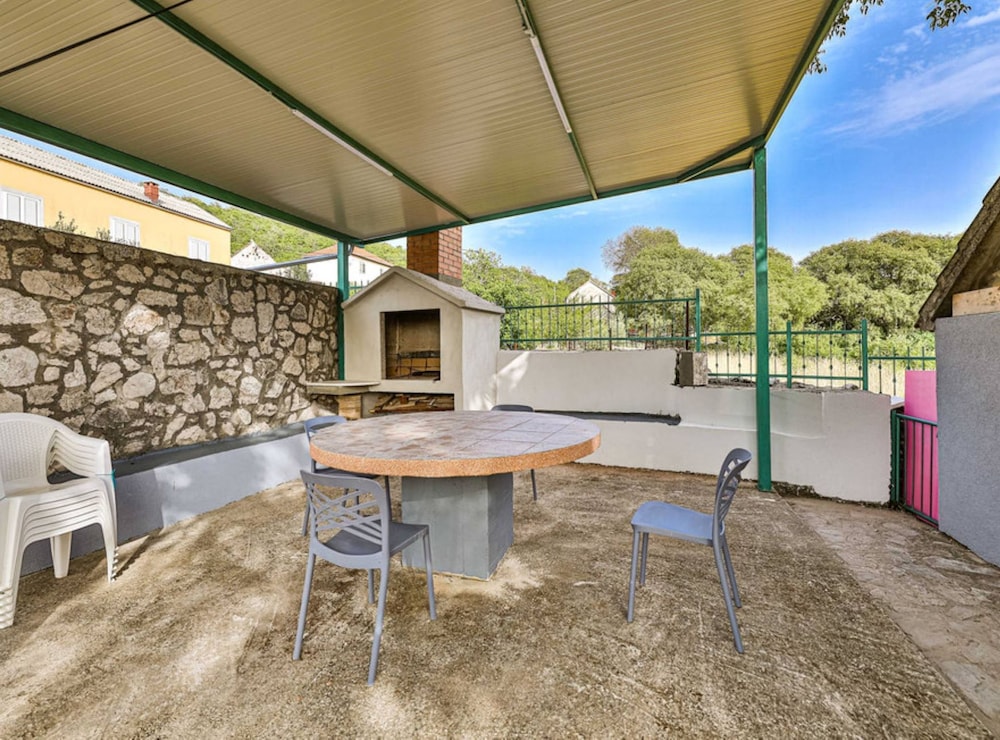 Countryside Idyllic Holiday Home With Pool