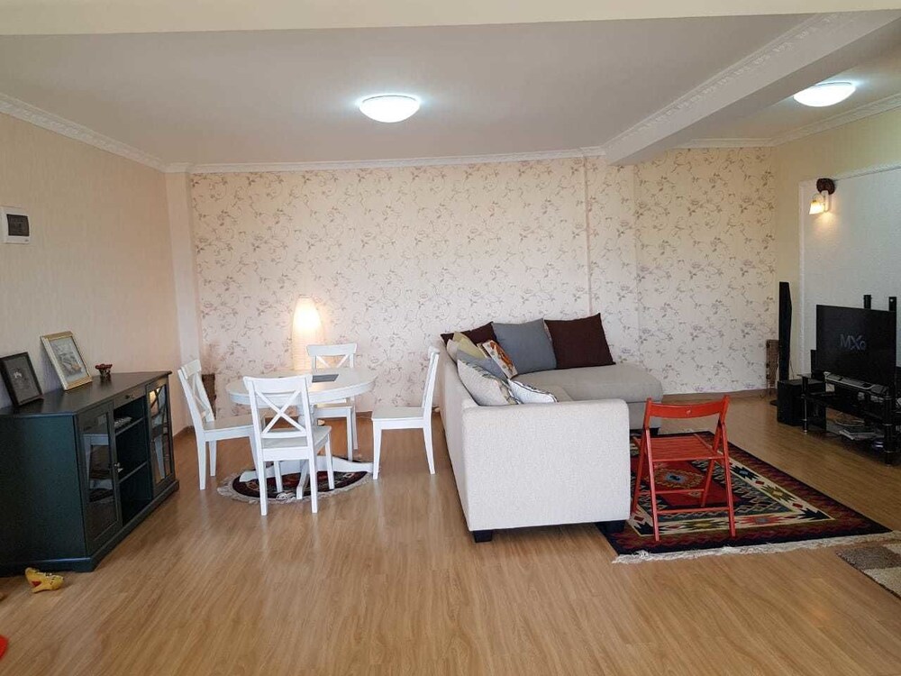 Redcliff Apartments photo 5