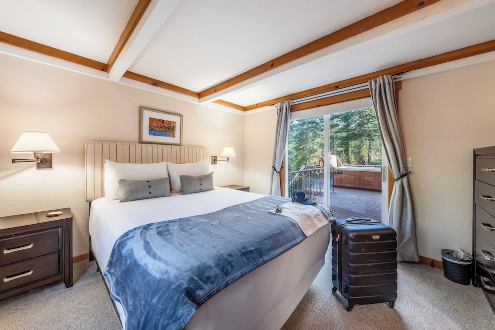 Year-round Tahoe Escape With Hot Tub & Outdoor Dining Timberline Haven by Avantstay