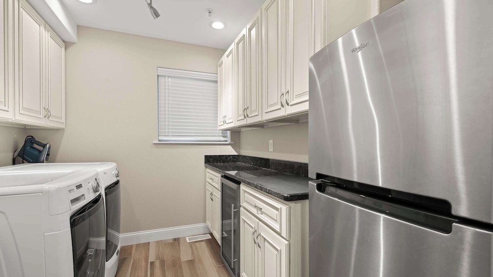 Lakeside Haven - Condo for 8