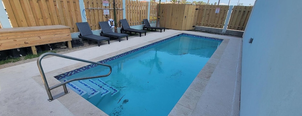 Villas De Laguna 2 3 Bedroom Townhouse