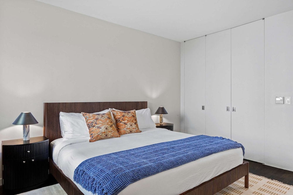 Prince by Rove Travel 2BR Soho Condo w Terrace
