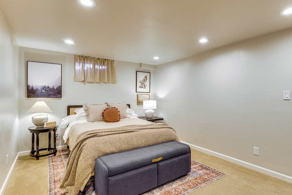5 Mi to Hogle Zoo: Modern Retreat w/ Spacious Yard, photo 17