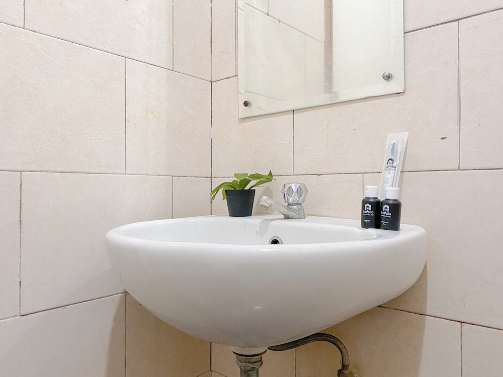 Good Deal Studio Apartment At Margonda Residence 1