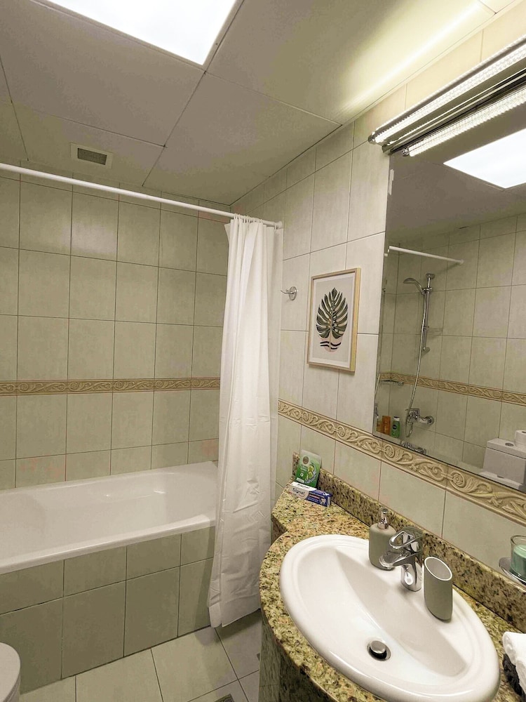 2BR Luxury Apartment Sea View