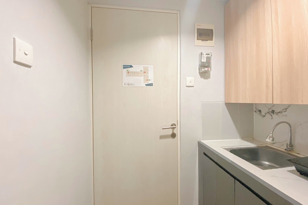 Good And Simple Look 1Br At Amartha View Apartment