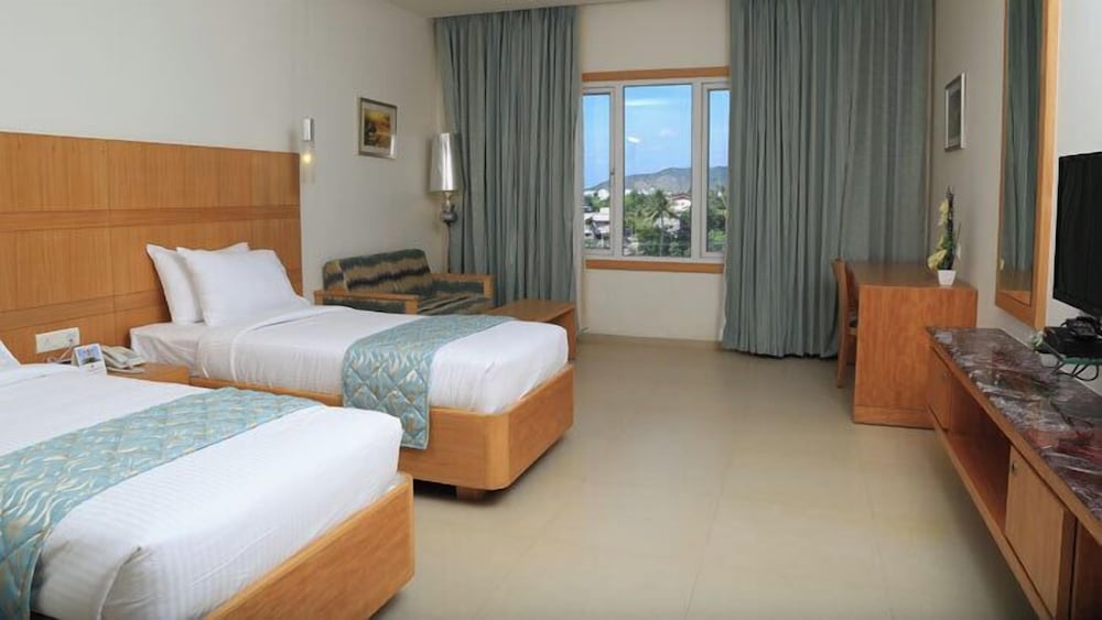 dhanalakshmi srinivasan hotels pvt ltd