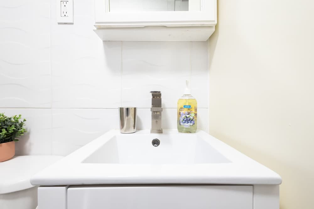 26-1c Gramercy Large 1BR WD