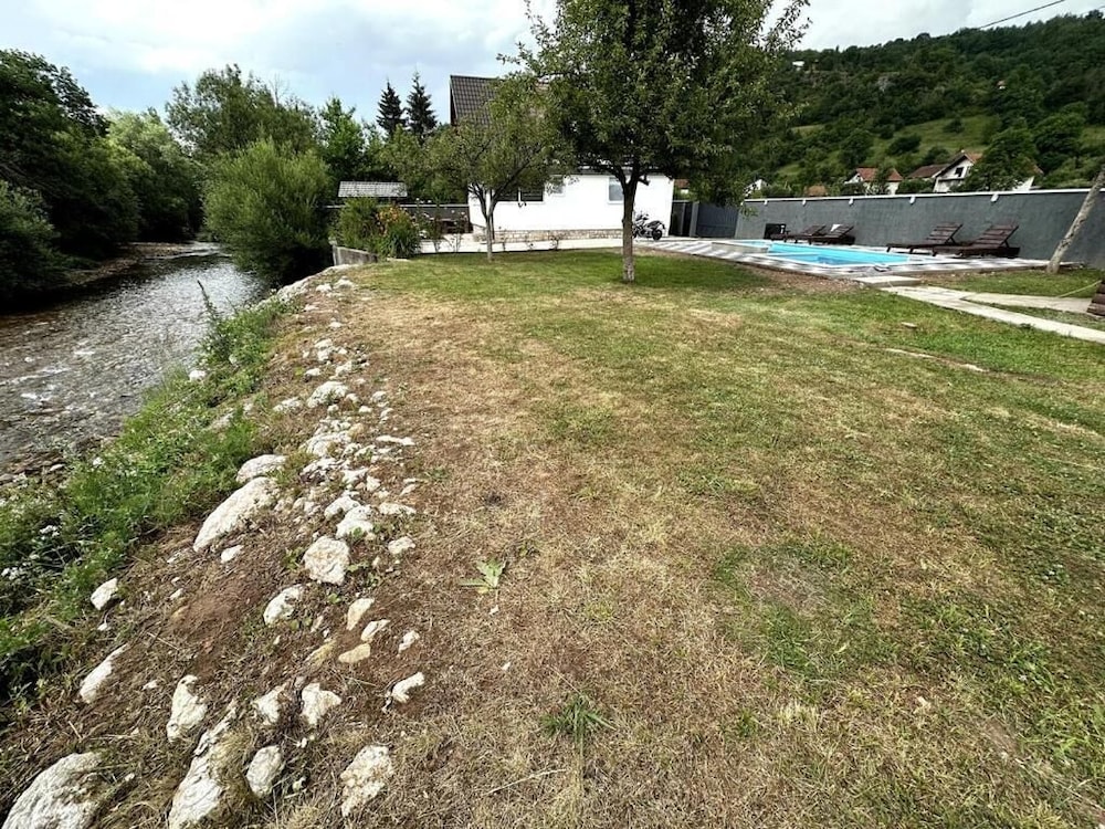 Rijeka Villa-Spacious 4BR with Pool