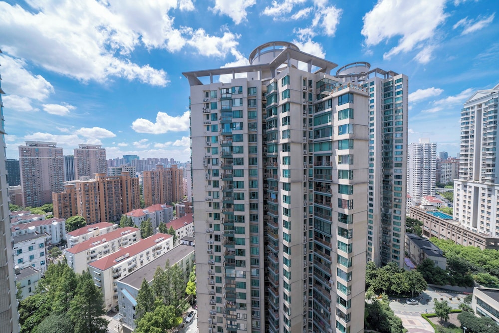 Tyms Xujiahui Stylish 1BR APT