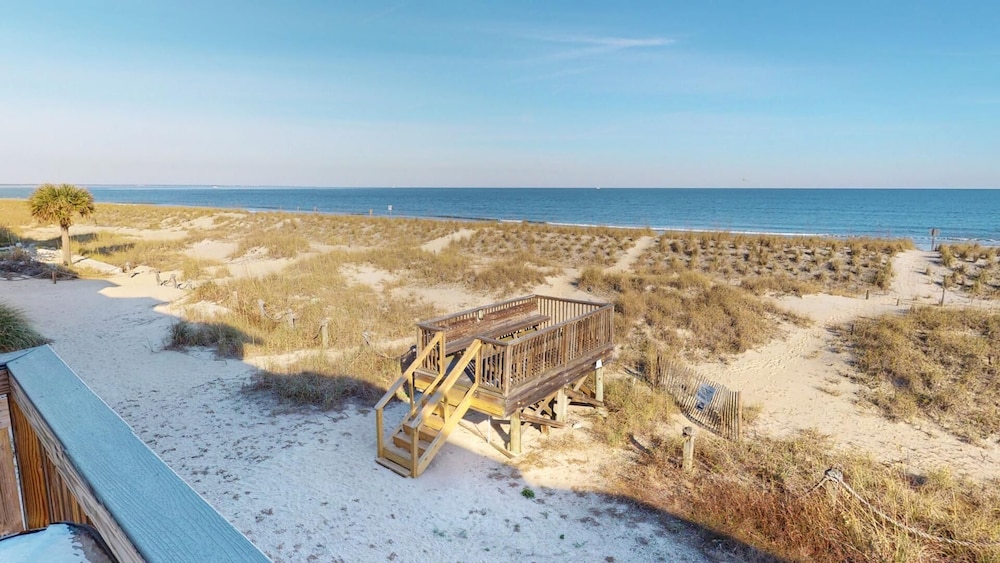 Tybee Lights 112C by Tybee Vacation Rentals