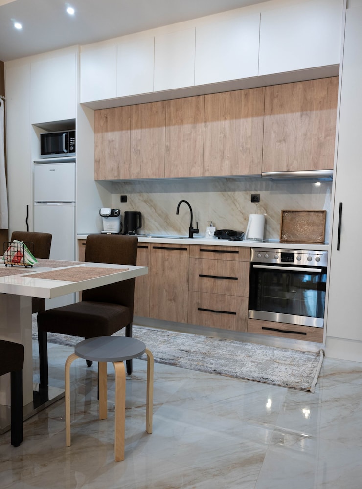 Aurora Breeze Trikala Town