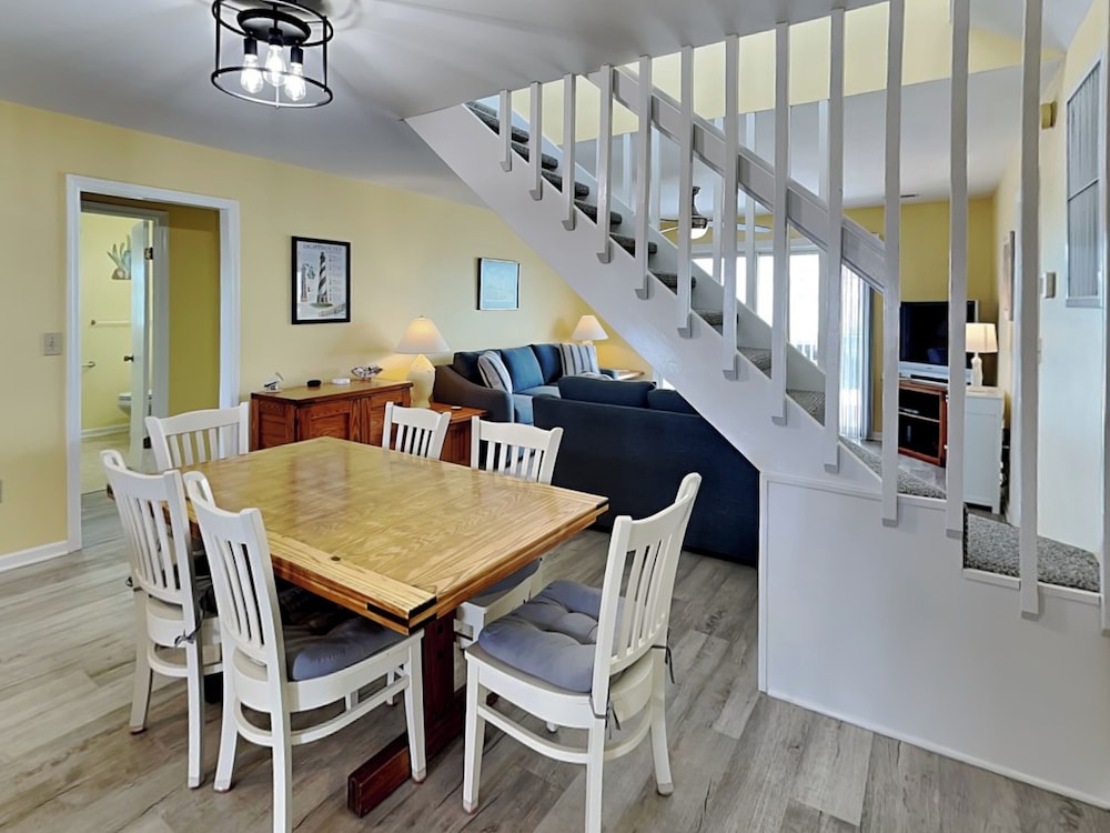 Happy Days by Topsail Realty