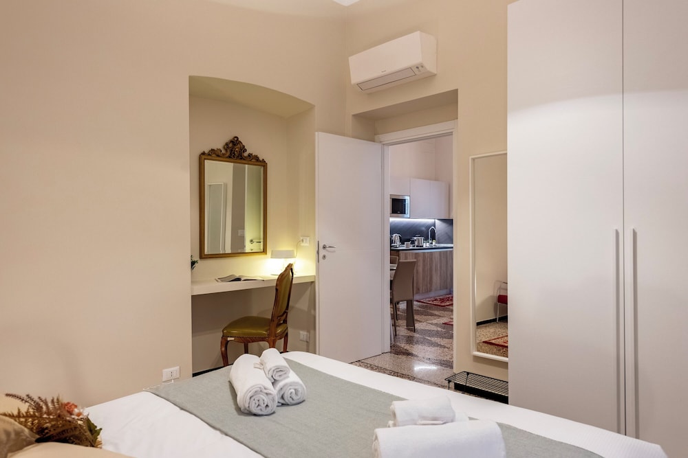Lovely Flat In Genova Historic Center Apartments