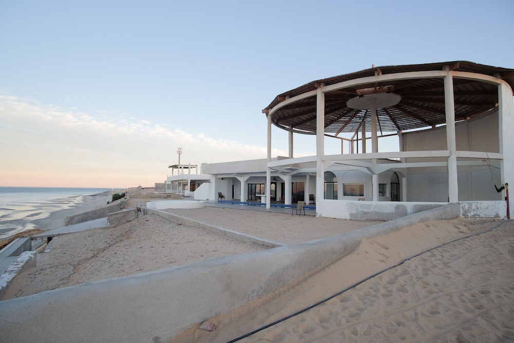 Hotel Tortugas Bay Resort - Image 1