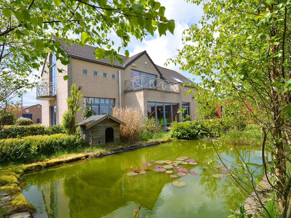 Delightful Villa in Sourbrodt With Swimming Pool, Terrace