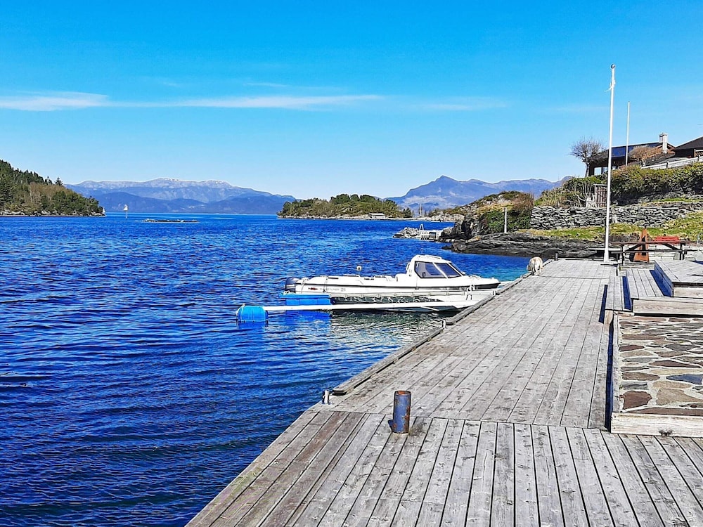 8 Person Holiday Home in Sjernaroy
