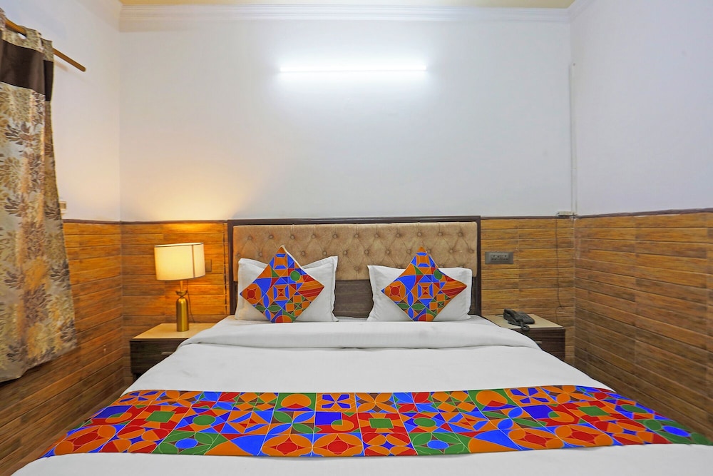 Fabhotel Vasant Villa