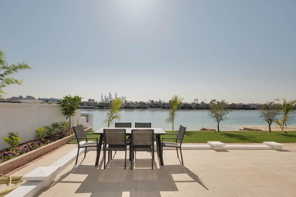 Luxury Villa w Dramatic Vw Private Beach Pool