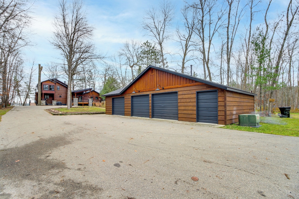 Short Drive to Itasca State Park - Waterfront Home