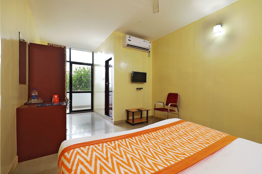 OYO 6725 Palm Inn