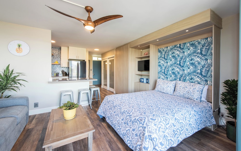 Boutique Oceanfront Studio Vistas view 5