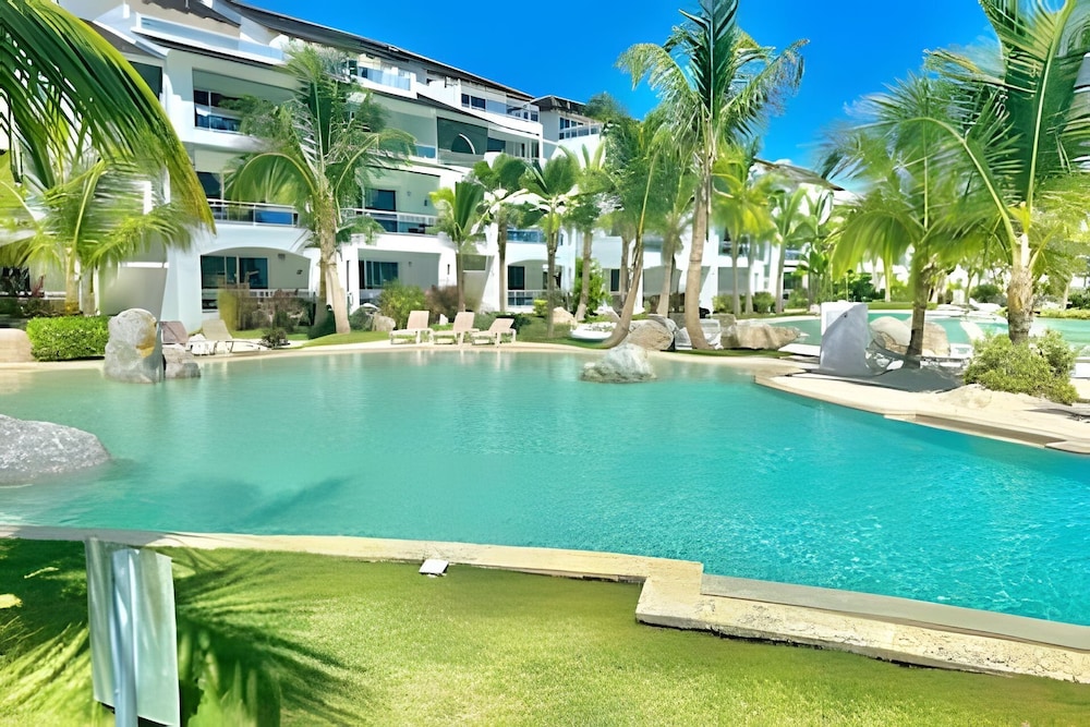 Estrella Dominicus by Advantage Club