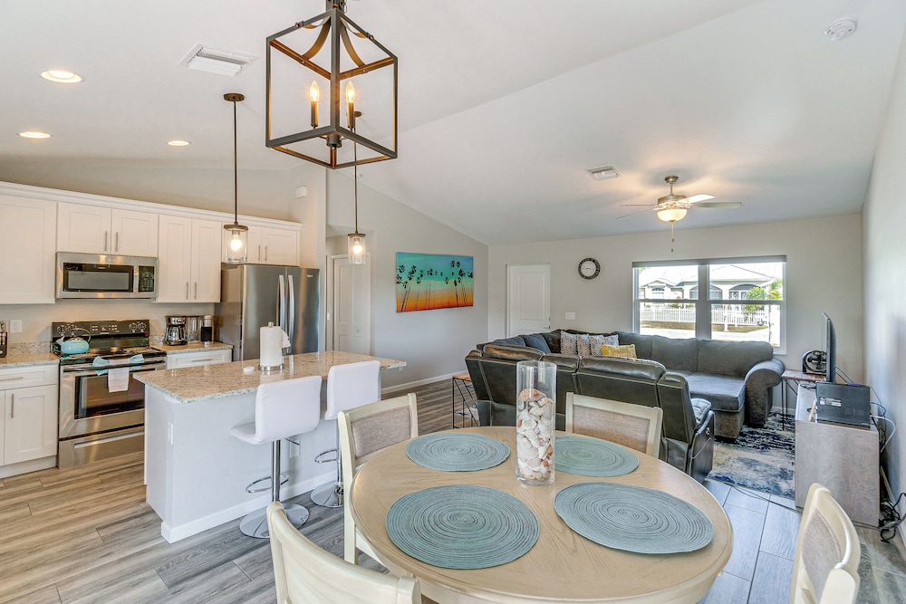 Newly Built Home 8 Mi to Fisherman's Village view 5