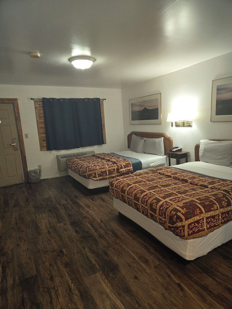 Payson Vacations - Payson Inn  Suites - Property Image 2