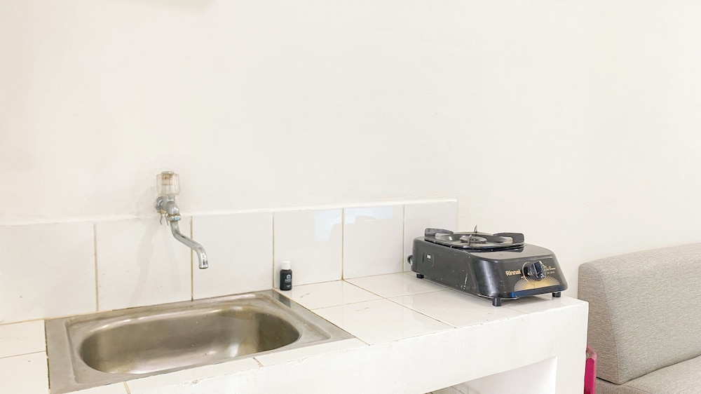 Homey And Modern 2Br At Green Bay Pluit Apartment