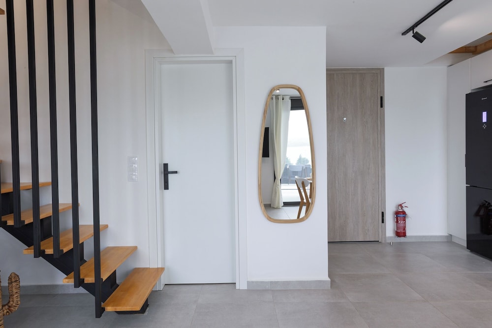 PHOS MAISONETTES NIKIANA