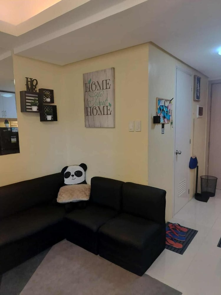 Spacious 1-bedroom Condo in Quezon City With Private Pool
