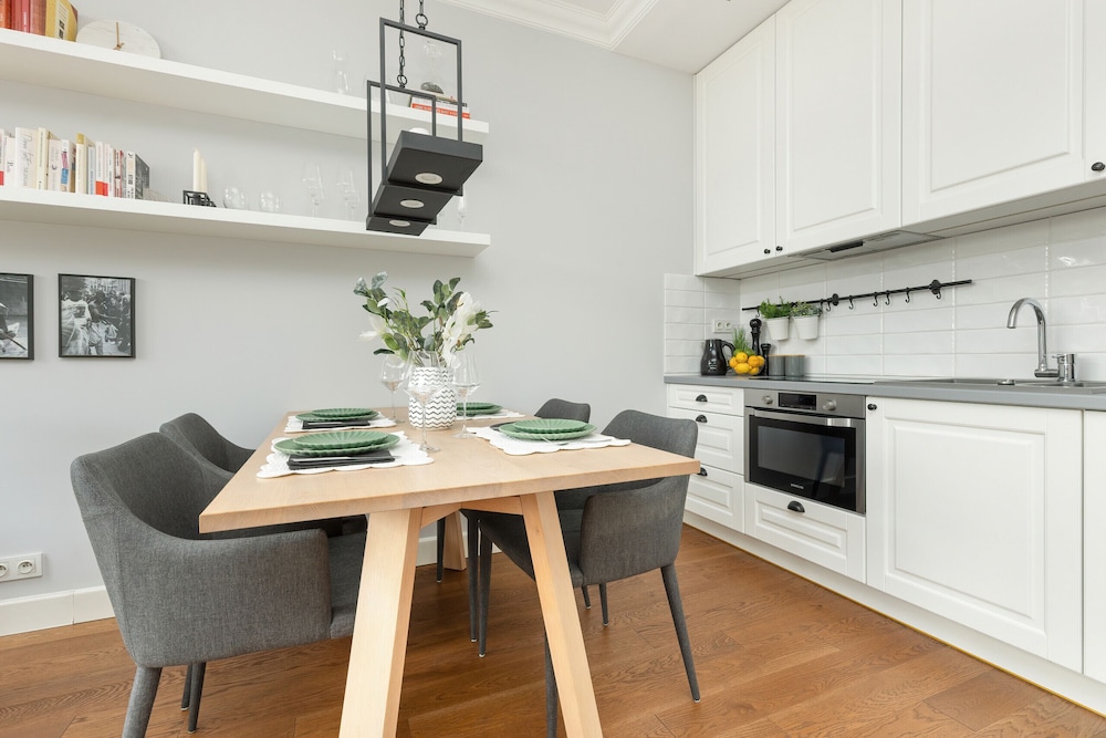 Wilanow for 3 People by Renters view 2