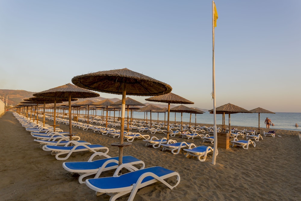 Dessole Dolphin Bay Resort – All Inclusive