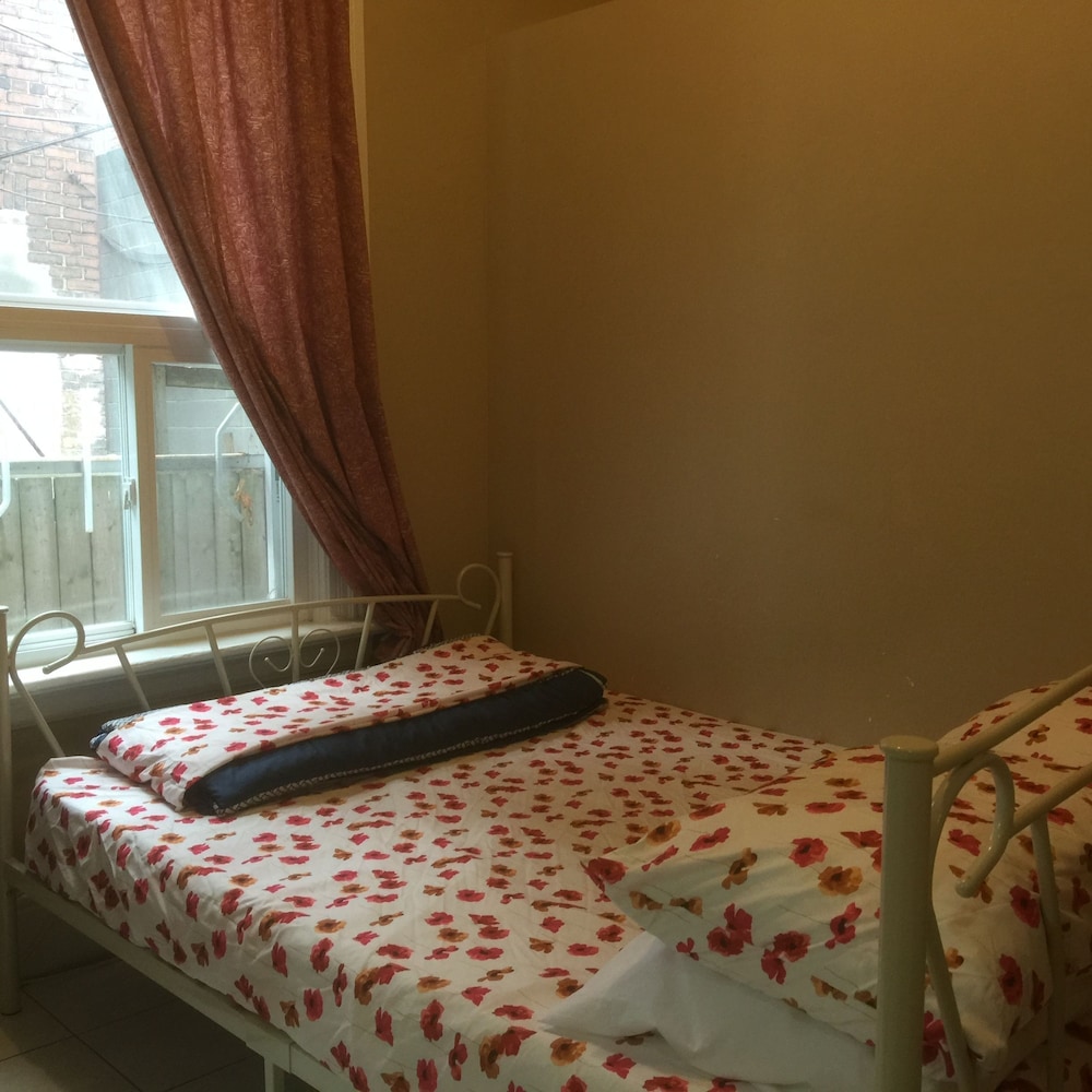 University Apartment - Campus Accommodation - Image 4