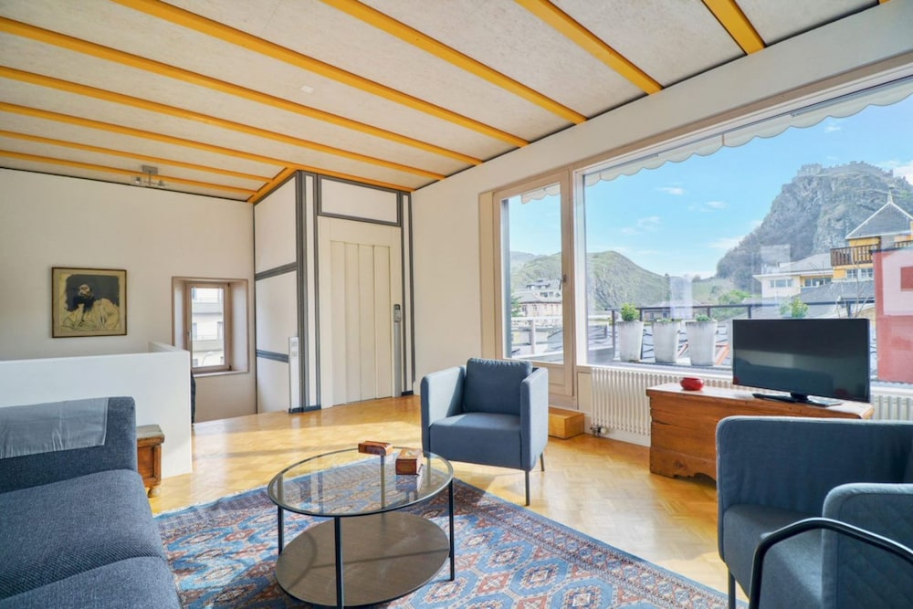 Cozy Penthouse in the old Town of Sion