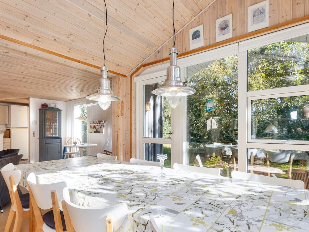 Tranquil Waterside Retreat-by Traum view 5