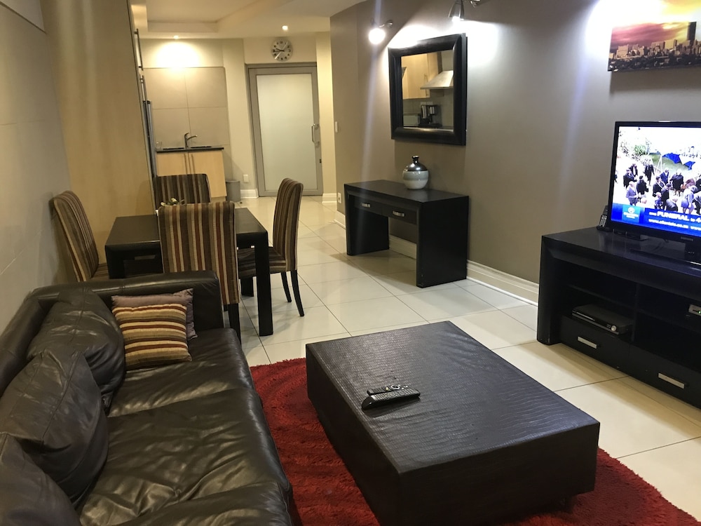 First Divine Suites - Hydro Park