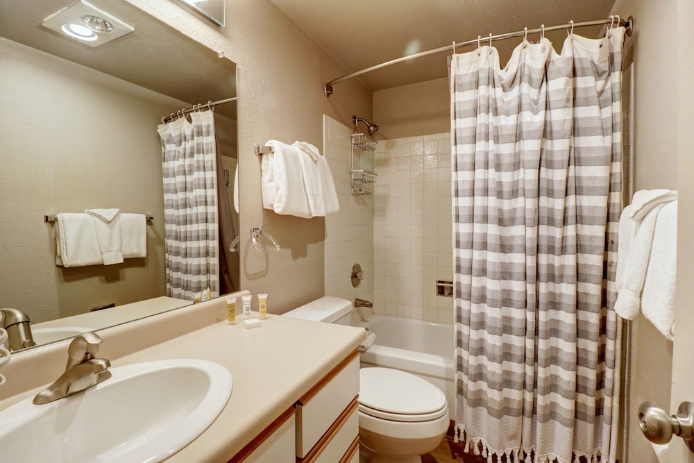 An202 Anaconda 2br 2ba 2 Bedroom Condo