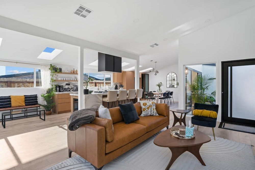 Amazing Lux Oasis Spacious Modern Private Fam Fav view 5