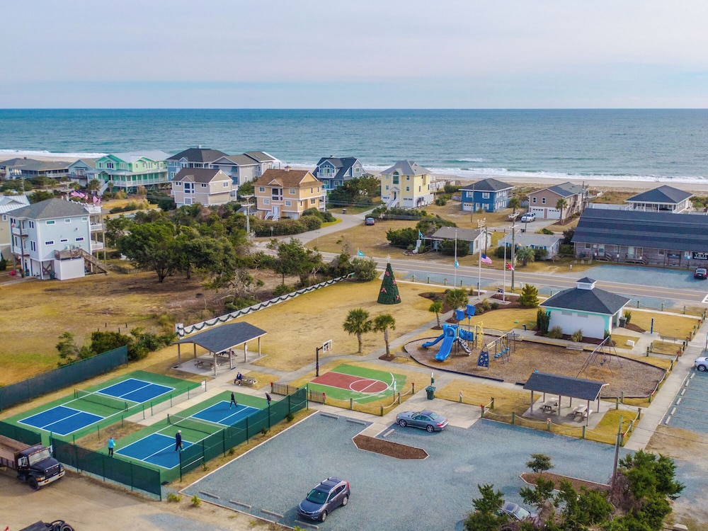 C-Maid by Topsail Realty