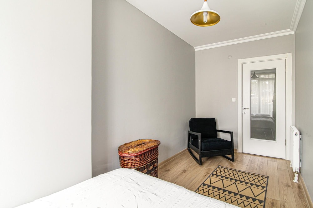 Central and Tastefully Designed Flat in Besiktas