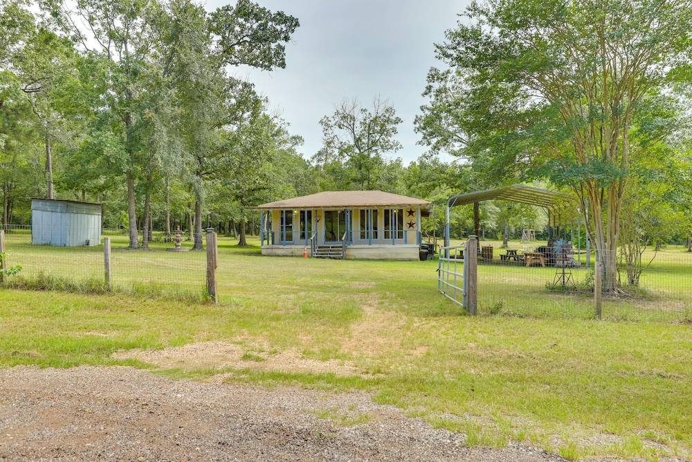 Bike & Hike On-site: Inviting Cleveland Retreat!