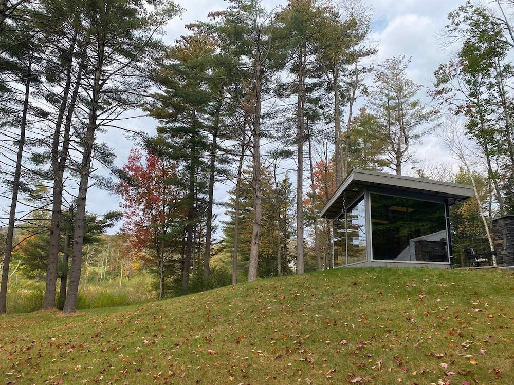 Brattleboro Vacations - Vermont Mirror House - Property Image 13