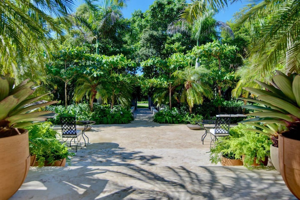 Villa Alta Gracia w Private Pool Designer Decor