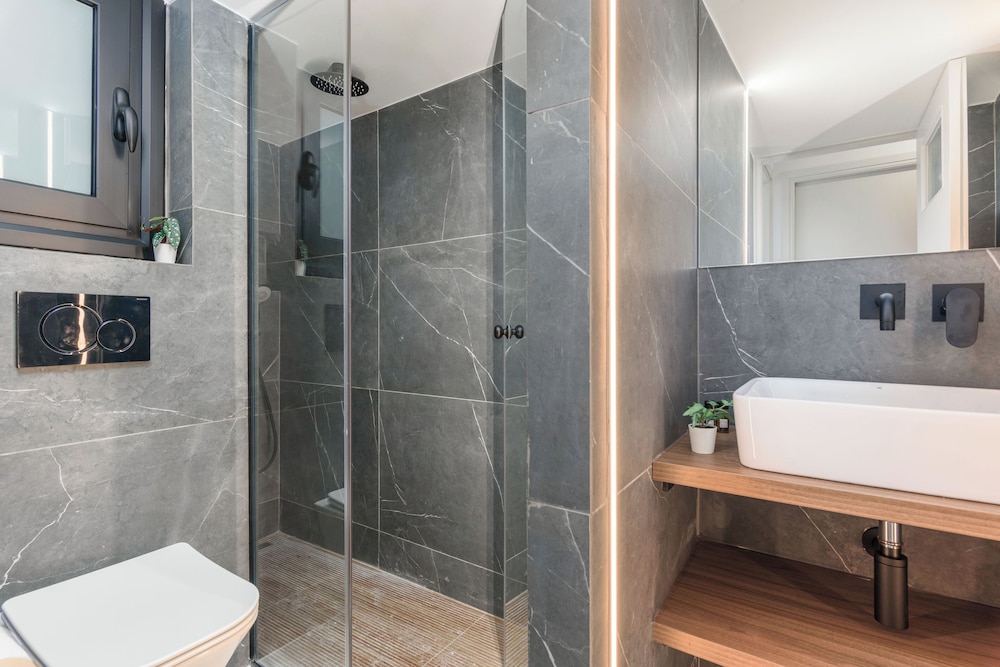 Zeus 2-Bedroom Apt with Acropolis View