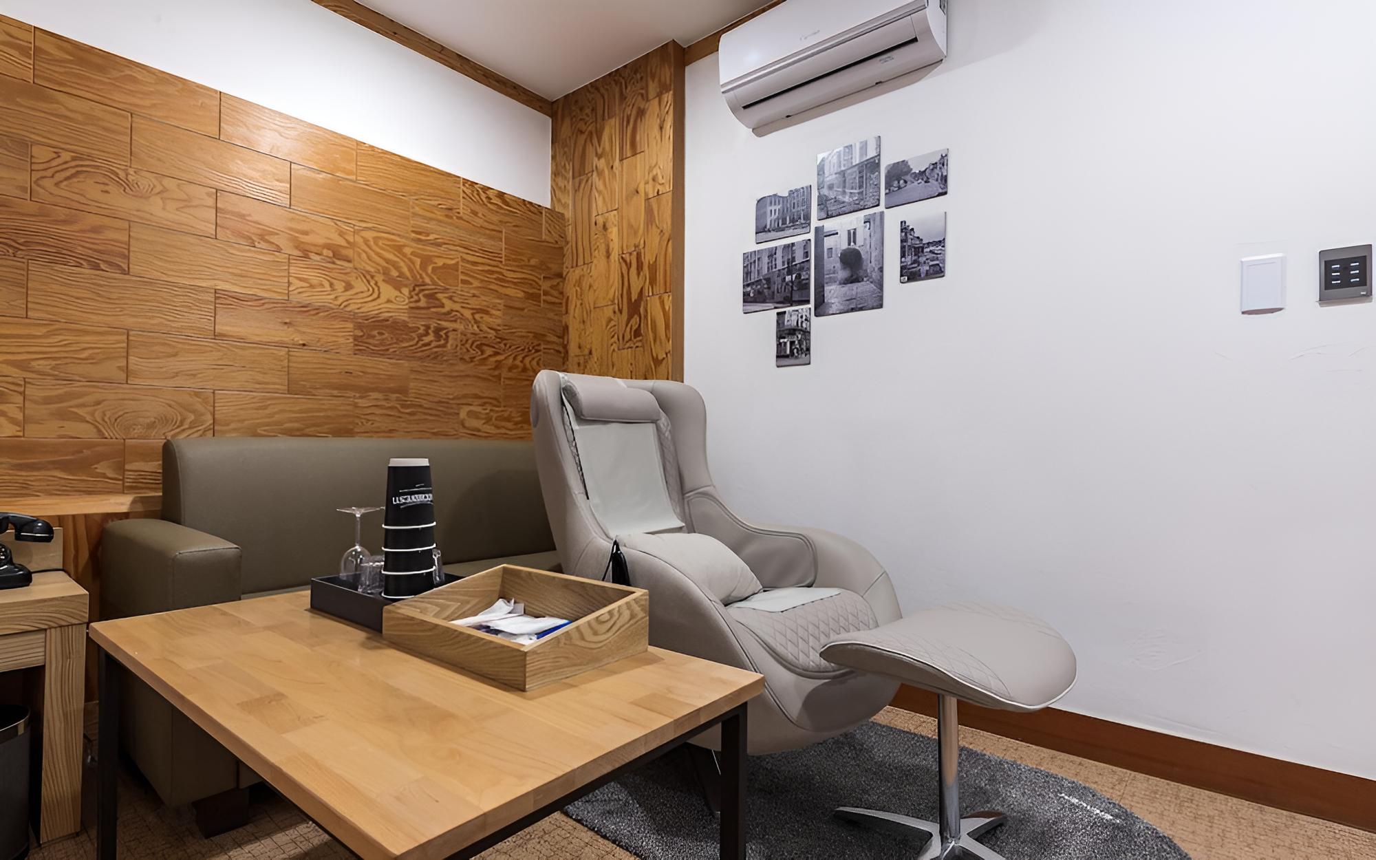 Cheonan Cafe Hotel view 3