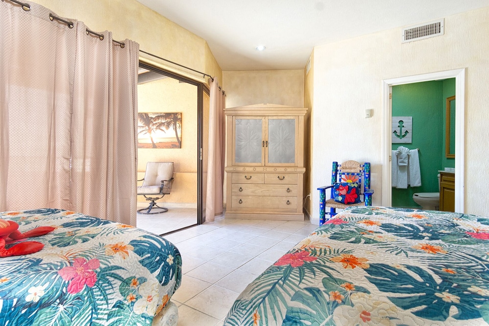 Casa Frida Massive Condo Sleeps up to 12!